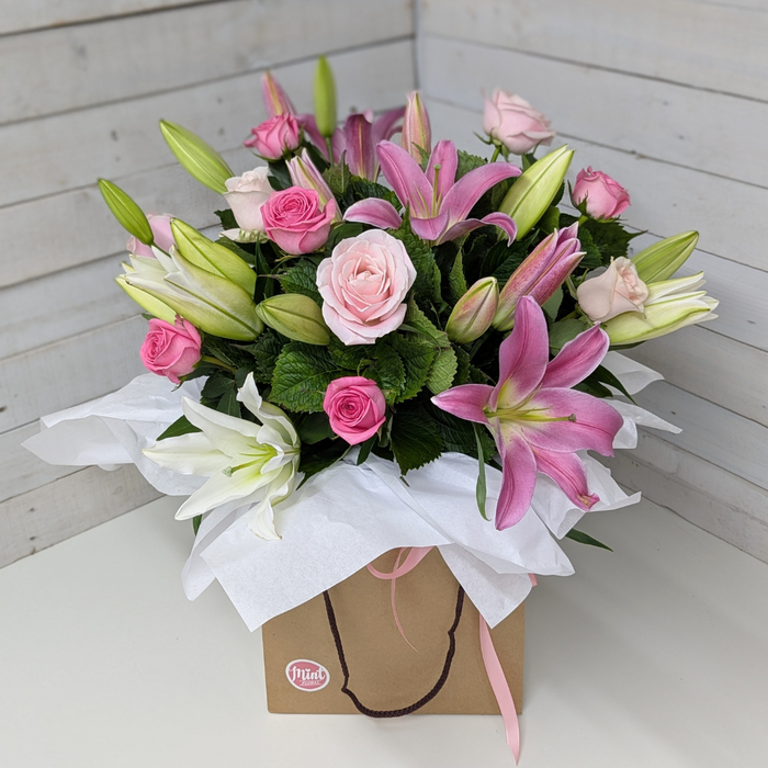 'PRETTY IN PINK' Fresh Floral Bouquet Bag